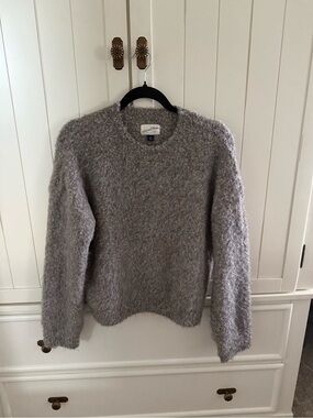 Universal Thread Heather Gray Fuzzy Crew Neck Sweater